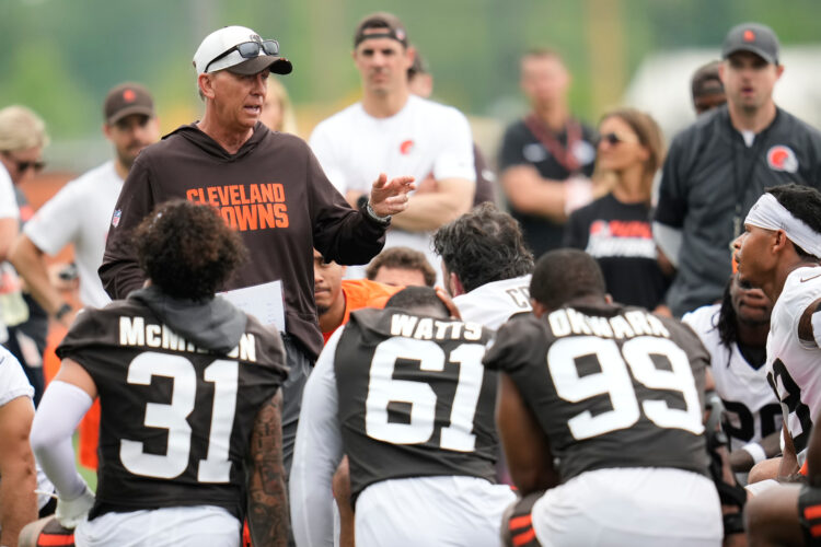 Browns defense getting up to speed with new scheme despite absences